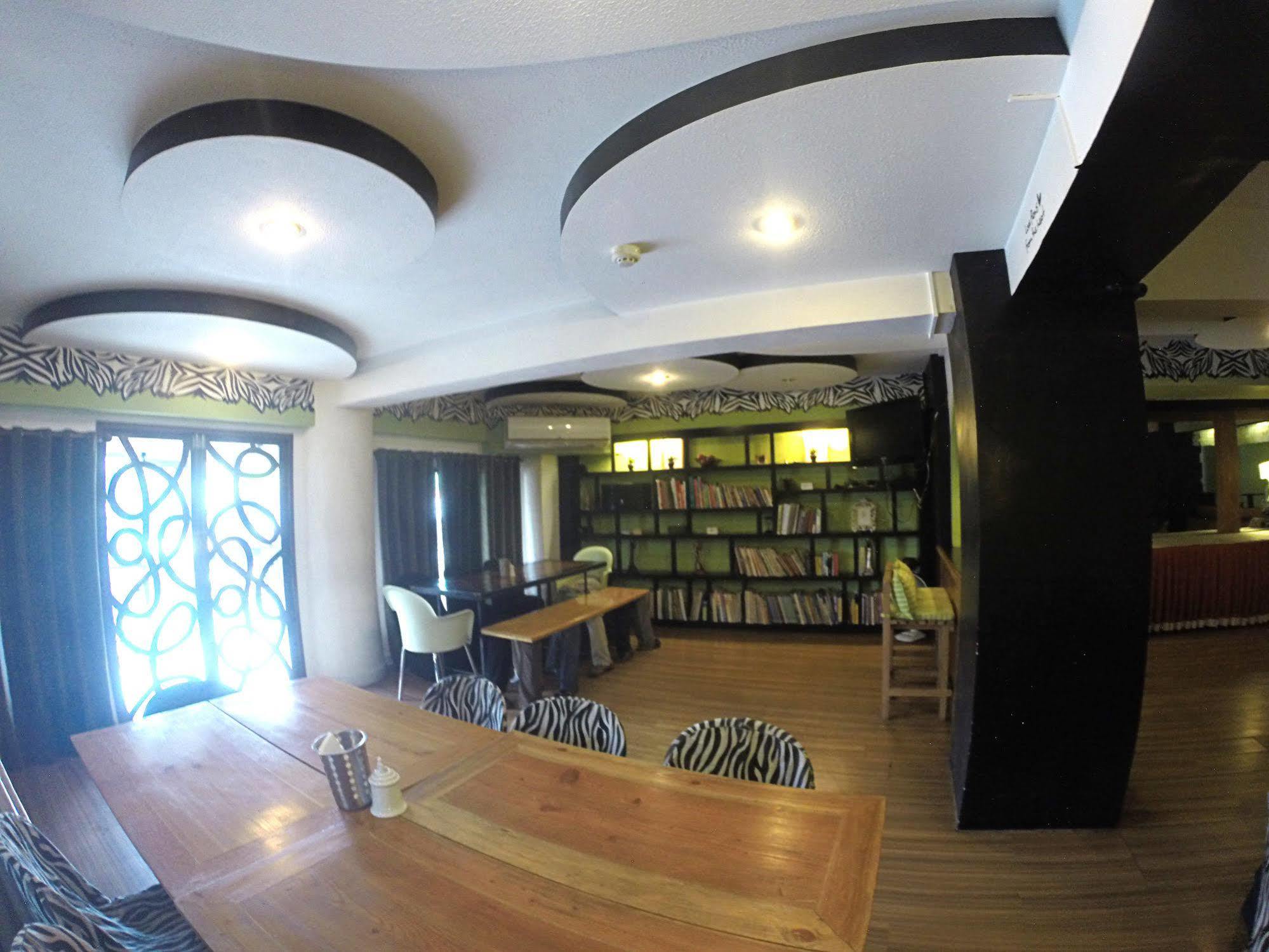 Urban Inn Iloilo Екстер'єр фото